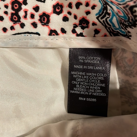 Express size 4 Shorts with side Zipper - Picture 5 of 9